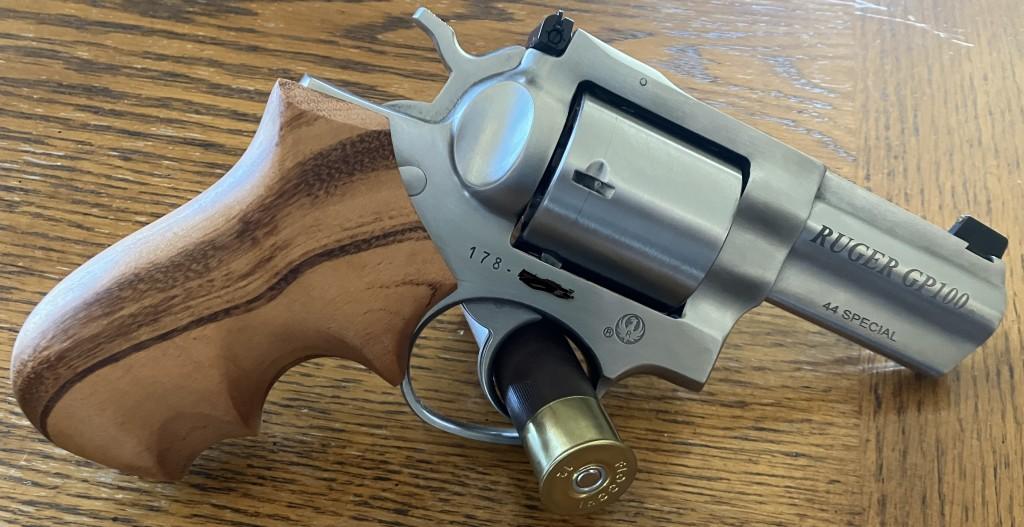 gp100Grips_2_1024_serialblanked.jpg
