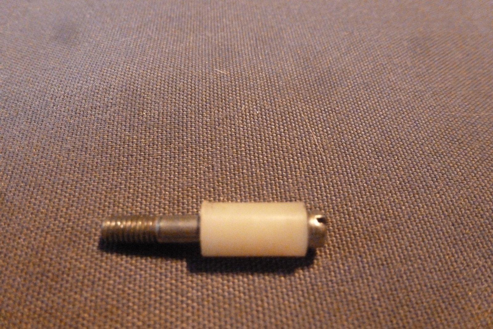 Ruger grip spacer & screw.JPG