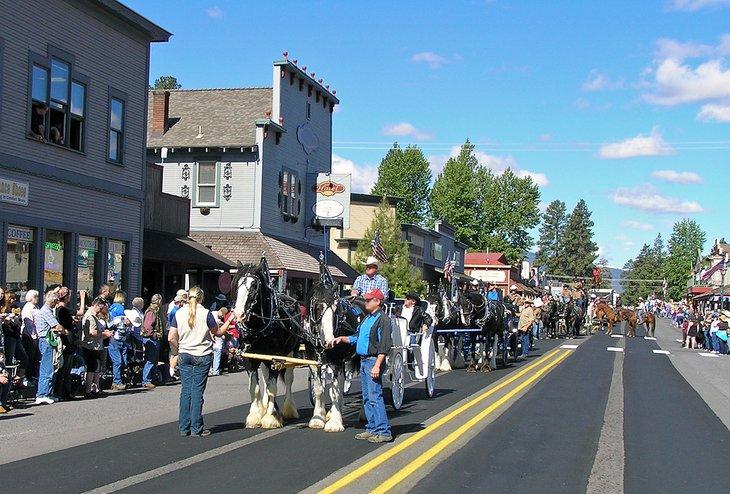 oregon-sisters-top-things-to-do-feel-community-buzz-sisters-event-festival-rodeo.jpg