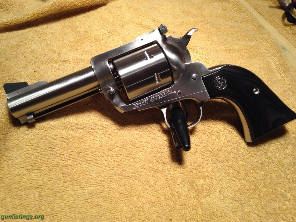 l2_pistols_ruger_super_blackhawk_44_mag_talo_exclusive_221219.jpg