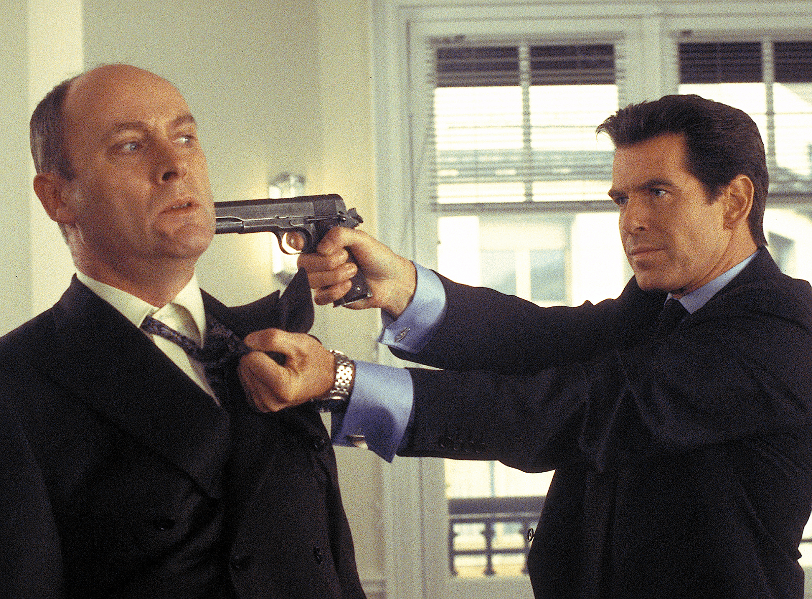 TWINE1999_Bond_Lachaise_M1911_BondWiki1.png