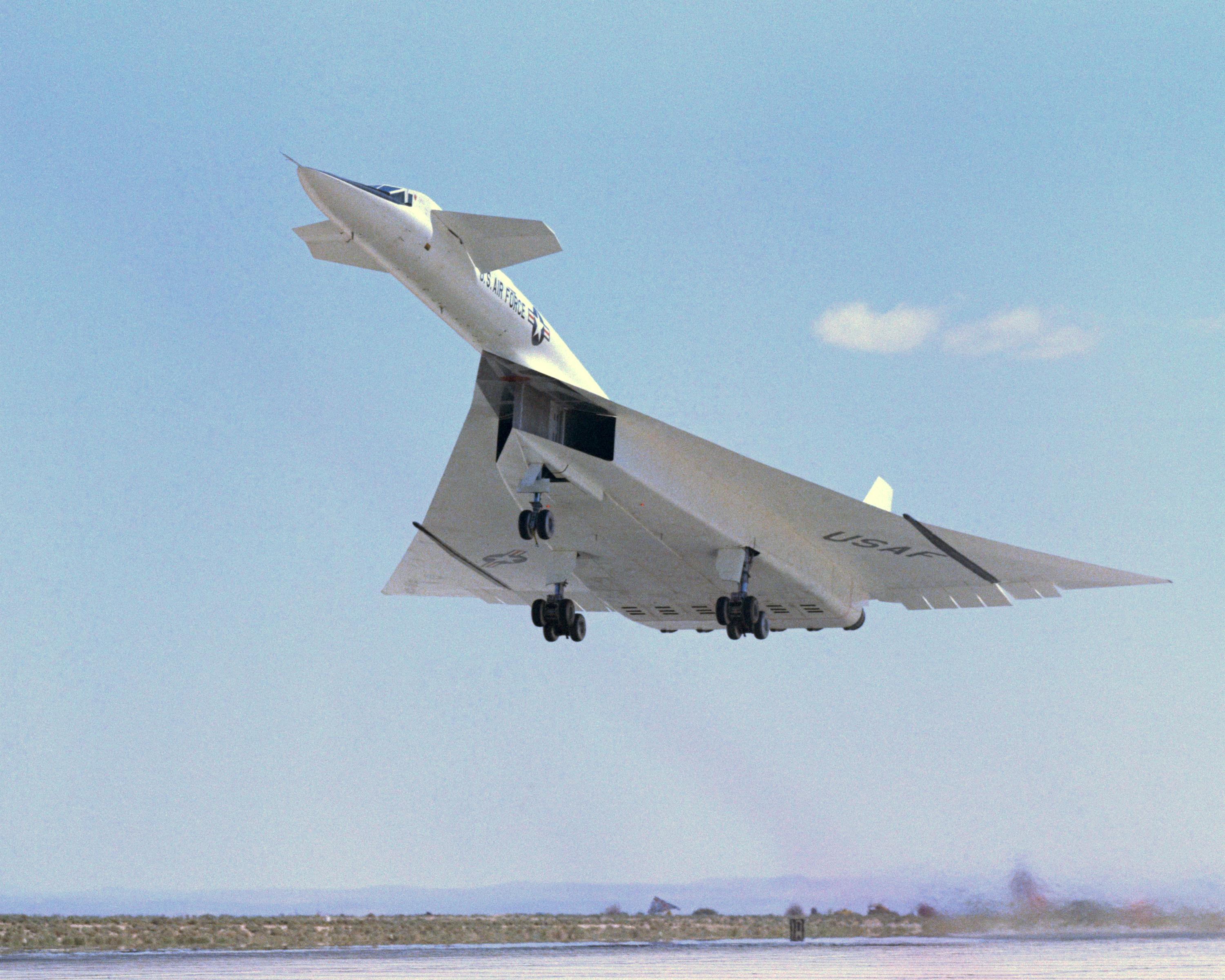 XB-70 2.jpg