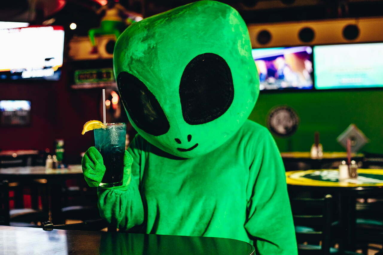 Space-Aliens6-2019-0096_1280.jpg