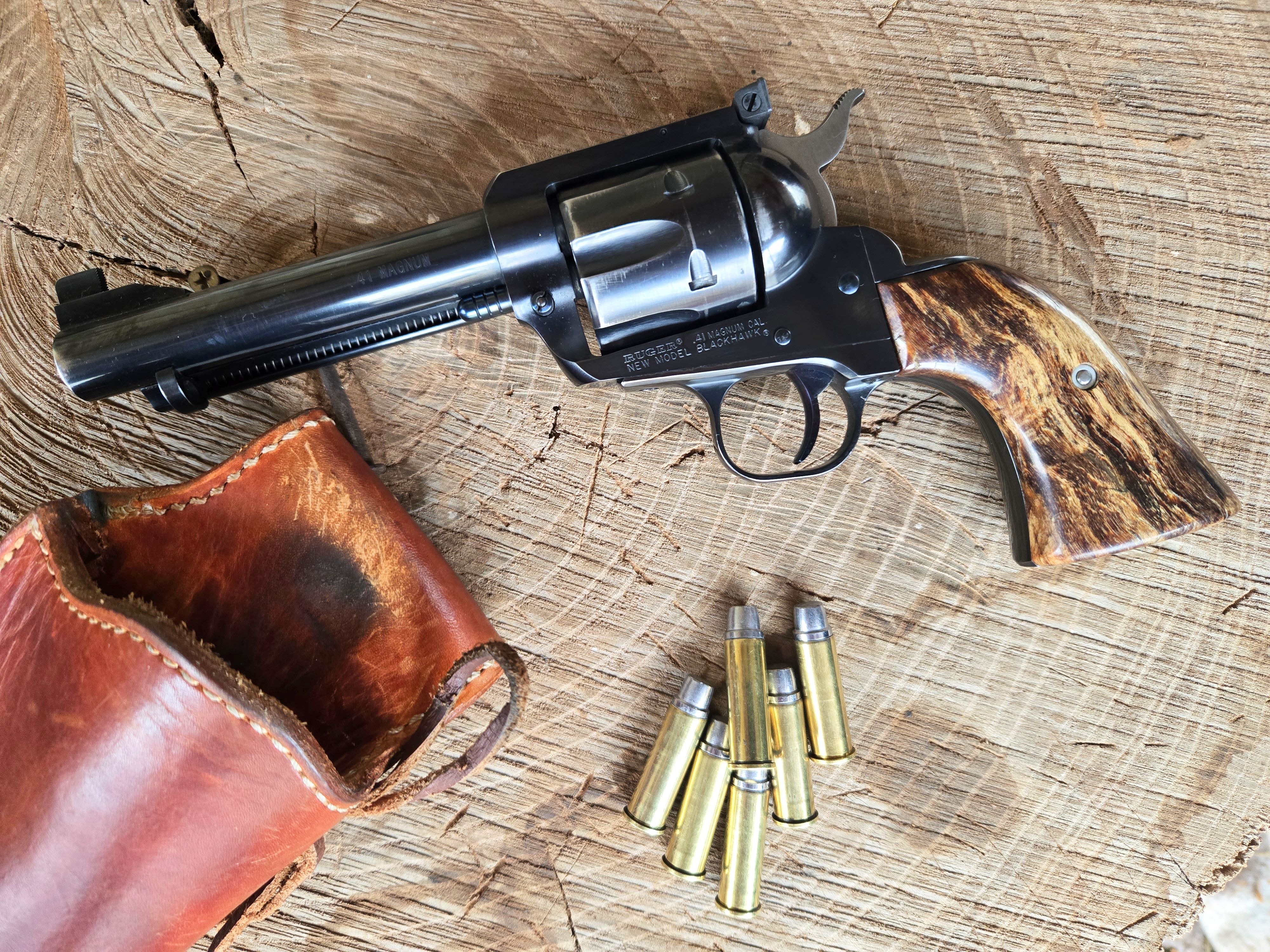 Ruger Flat Top Blackhawk .41 Magnum wth 245 gr. Accurate 41-240G Full Left.jpg
