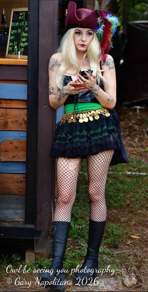 wench1_c.jpg