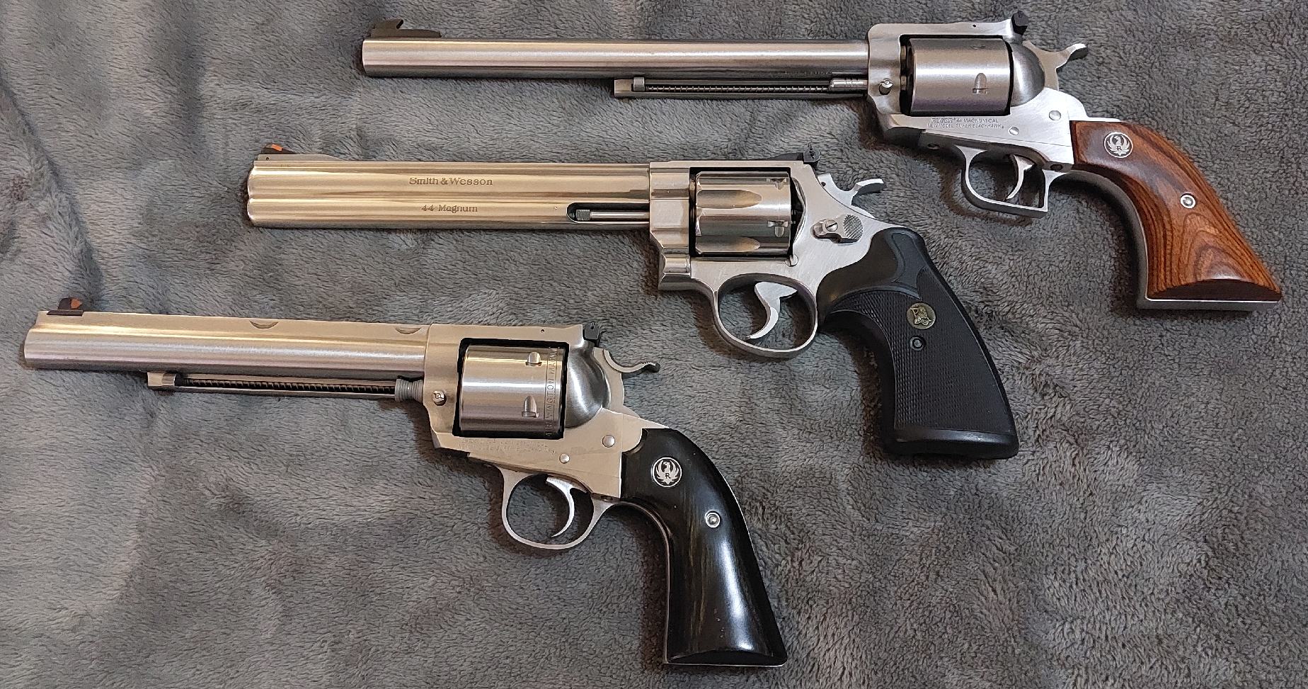 44_magnum_titans_x3_r.jpg