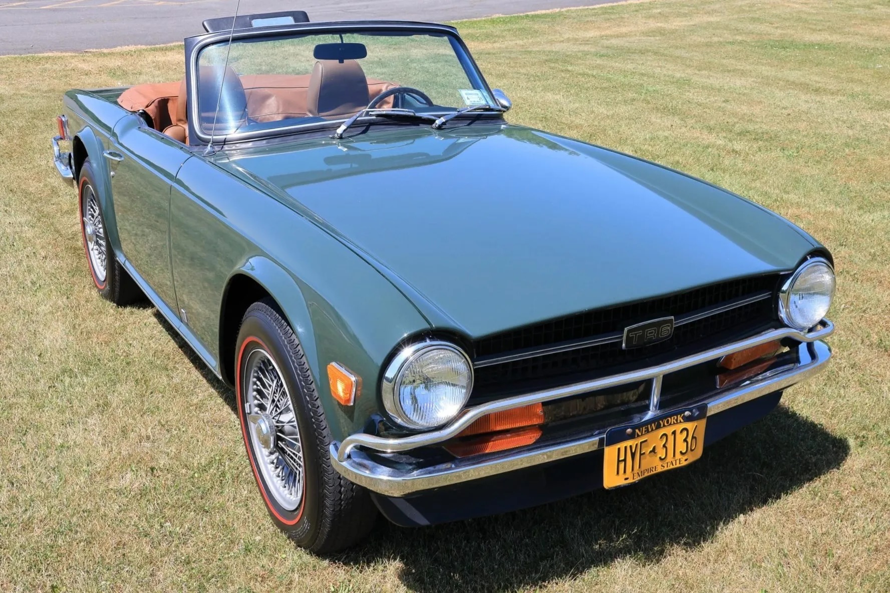 1971_triumph_tr6_exterior-top-down-14-89689.jpg