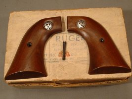 Br FR S-47 grips 1972.JPG