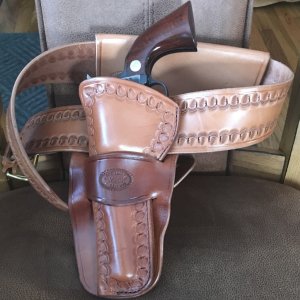 simplyRuggedHolsterAndBelt20220222_1024.jpg