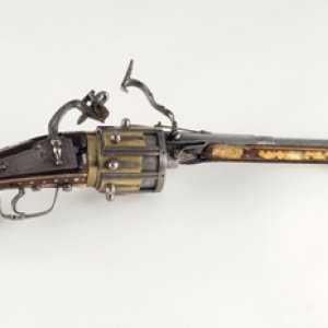 Revolver 1597.jpg