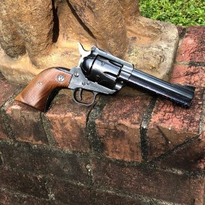 Ruger Blackhawk 3 screw.jpg