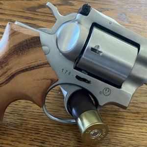 gp100Grips_2_1024_serialblanked.jpg