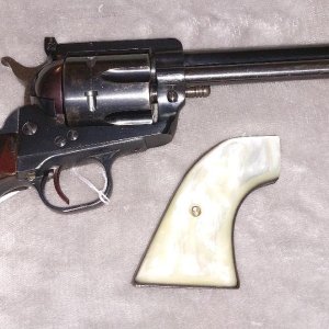 ruger_3_screw_44_nsn_r.jpg